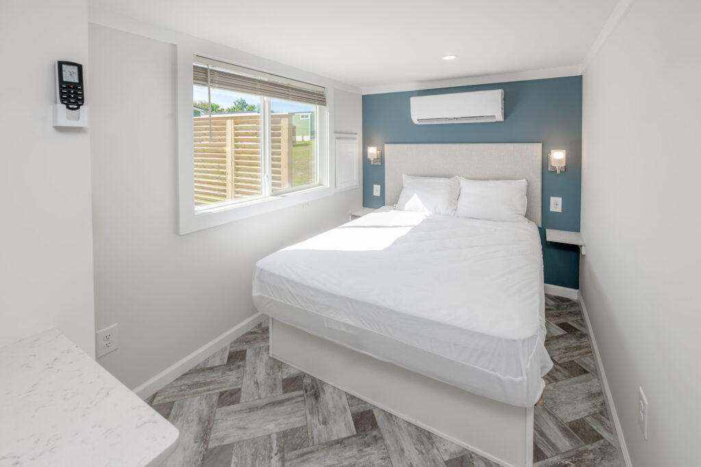 Great Outdoor Cottages Haven 2112 BW-G2