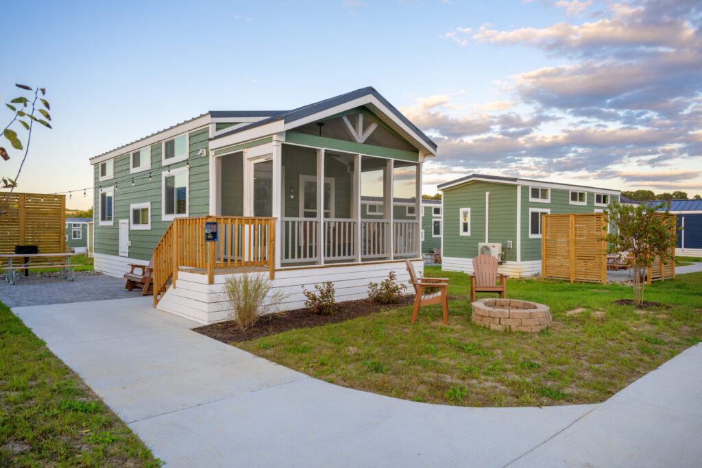 Great Outdoor Cottages Haven 2112 BW-G2