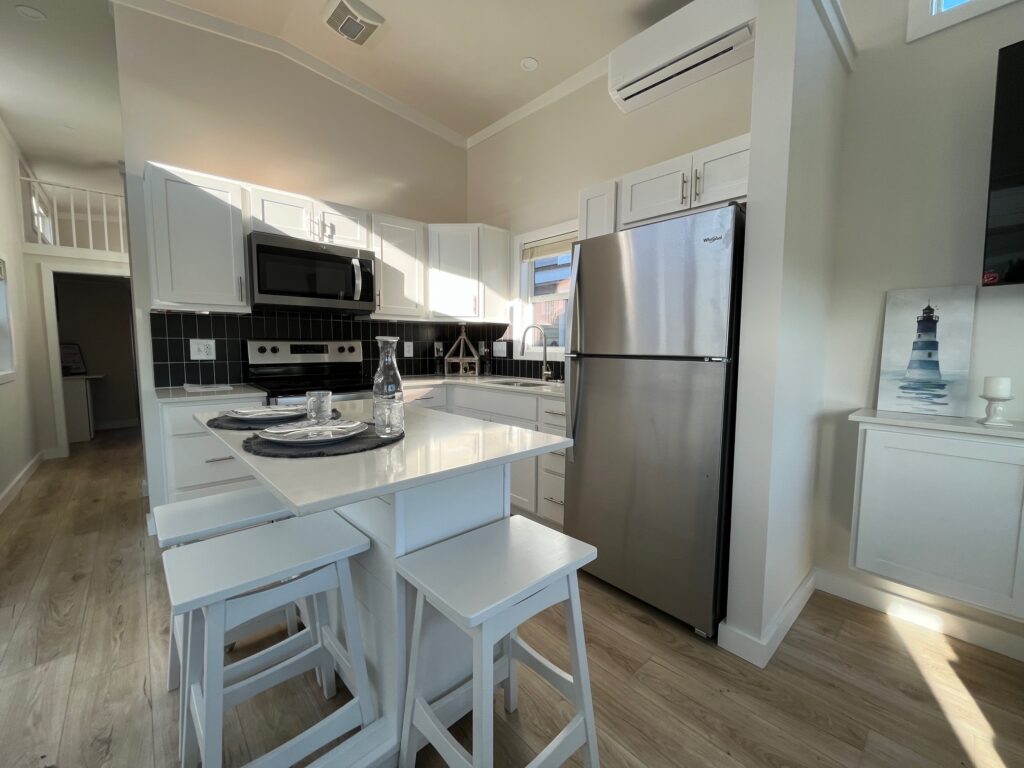 Great Outdoor Cottages Escape 200-L